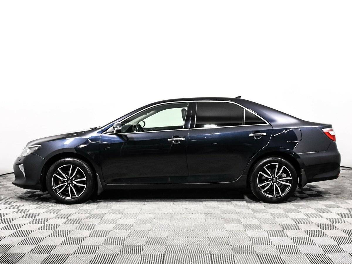 Toyota Camry с пробегом — 2017 год. Фото: #6