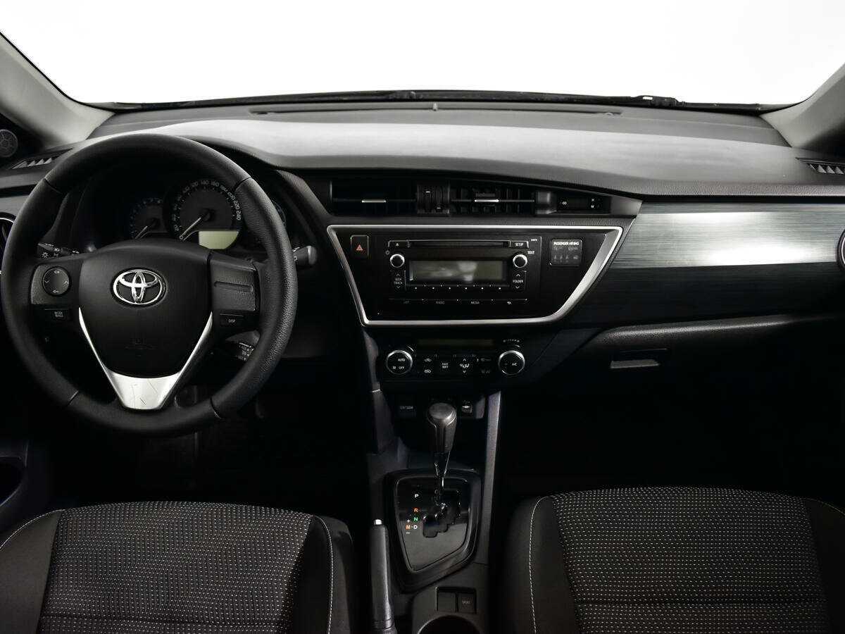 Toyota Auris с пробегом — 2013 год. Фото: #11