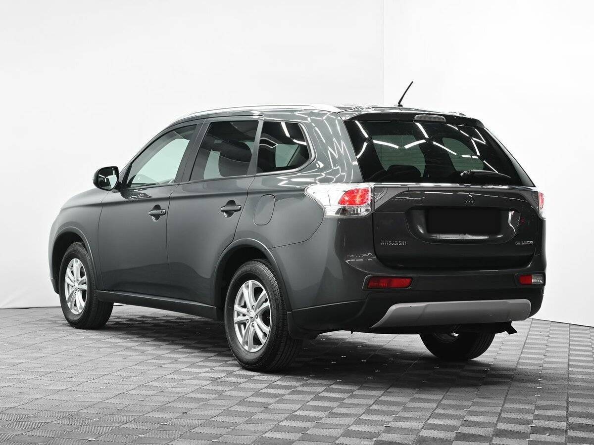Mitsubishi Outlander с пробегом — 2014 год. Фото: #2
