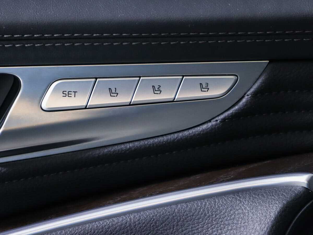 Kia K900 с пробегом — 2019 год. Фото: #17