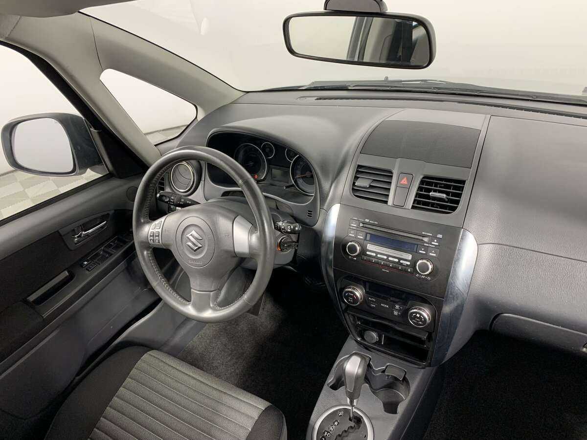 Suzuki SX4 с пробегом — 2010 год. Фото: #8