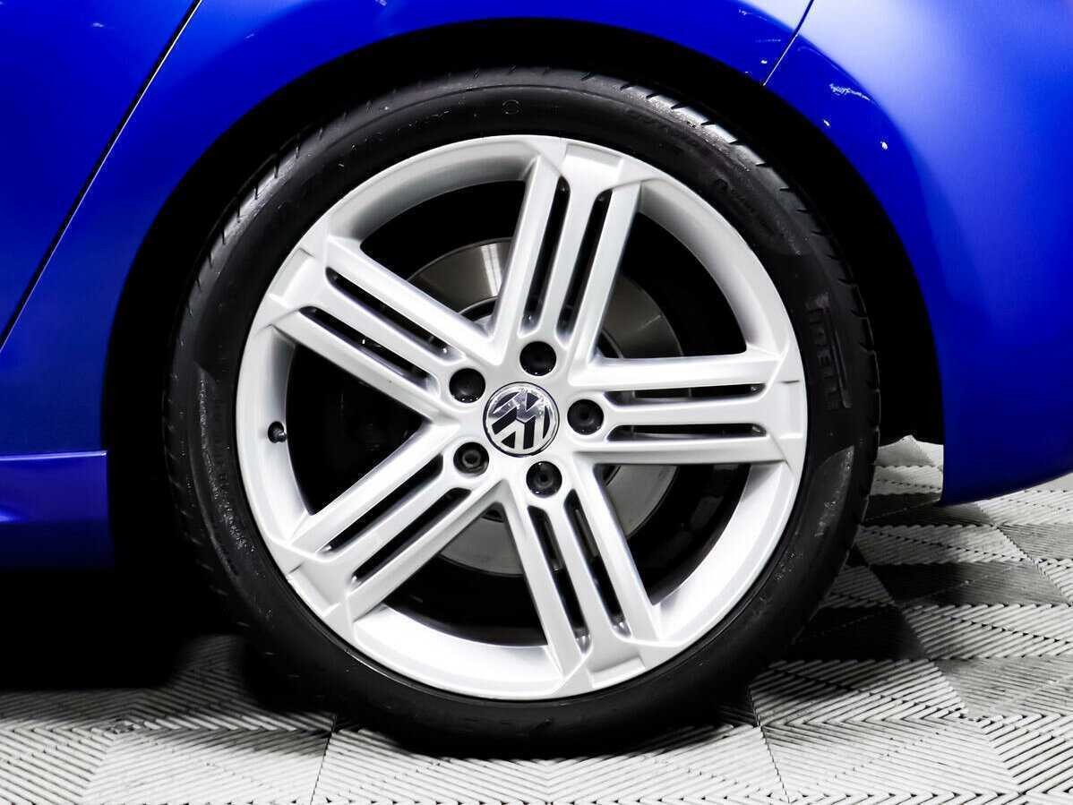 Volkswagen Golf R с пробегом — 2012 год. Фото: #13