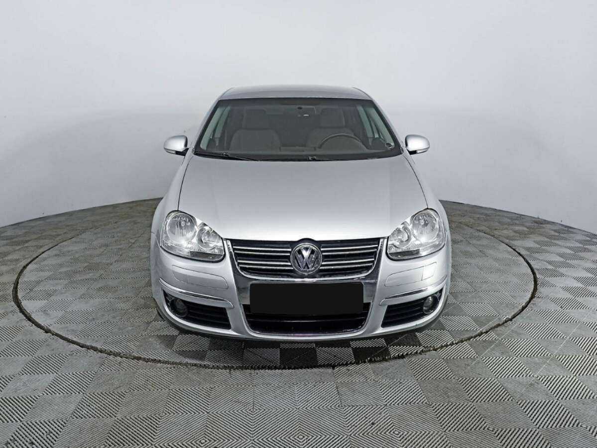 Volkswagen Jetta с пробегом — 2009 год. Фото: #1