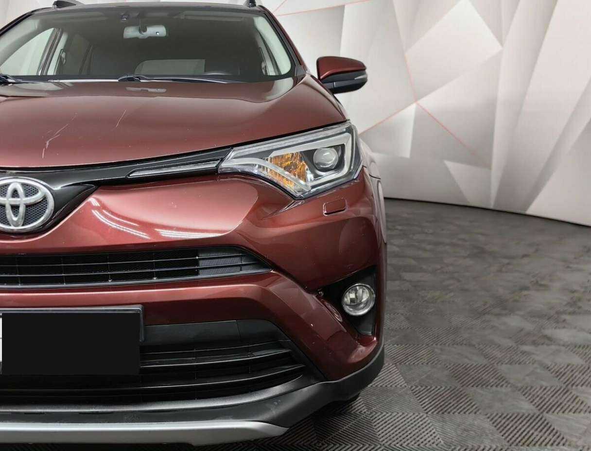 Toyota RAV4 с пробегом — 2018 год. Фото: #17
