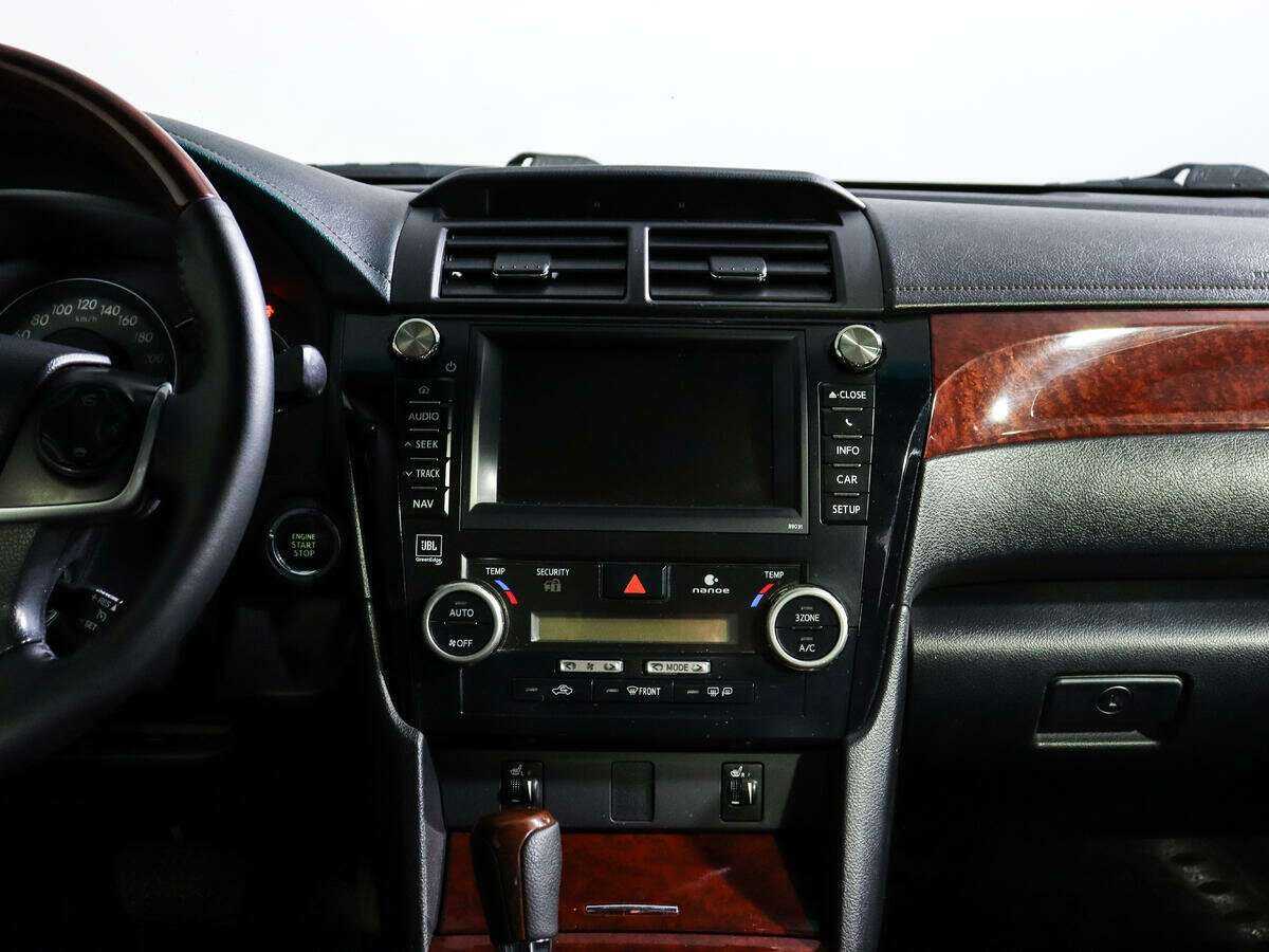 Toyota Camry с пробегом — 2012 год. Фото: #10