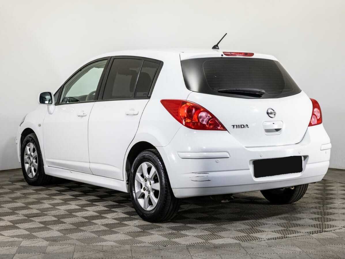 Nissan Tiida с пробегом — 2011 год. Фото: #6