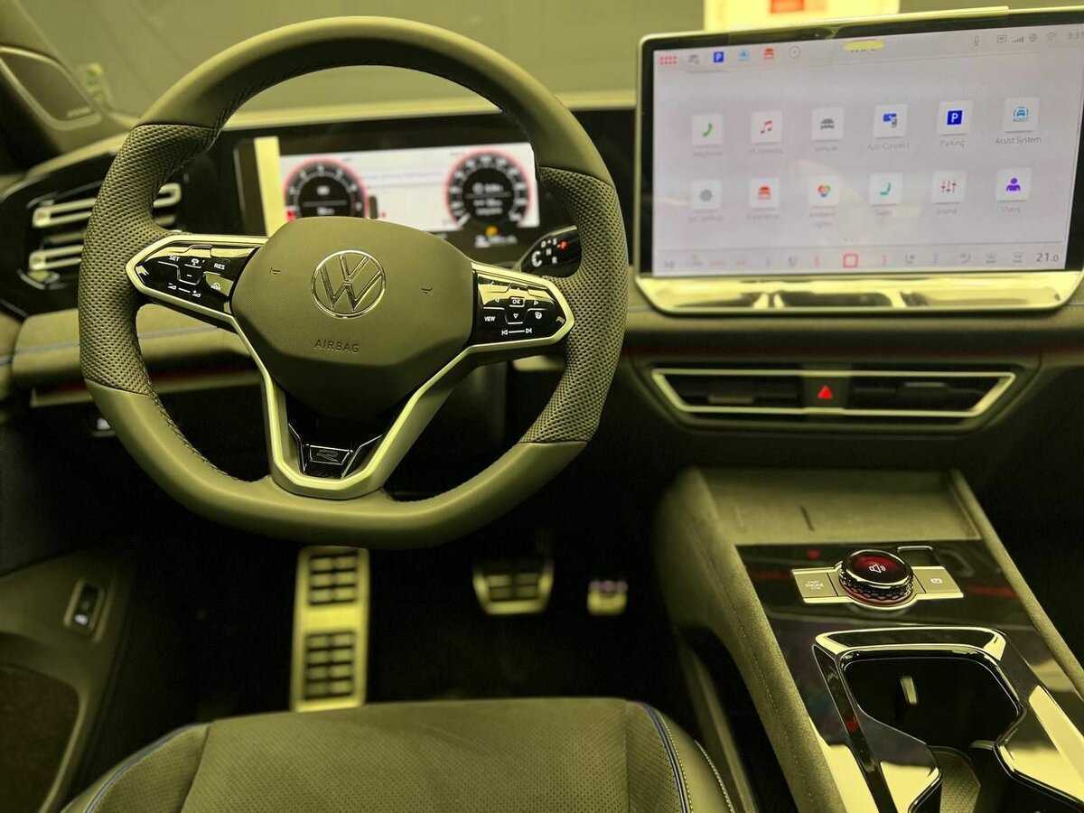 Volkswagen Tiguan с пробегом — 2024 год. Фото: #5