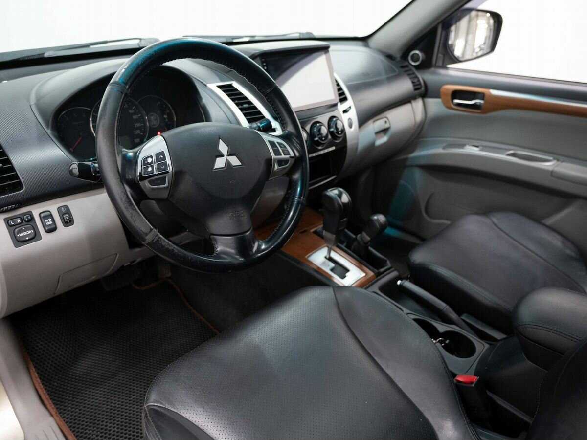 Mitsubishi Pajero Sport с пробегом — 2008 год. Фото: #5