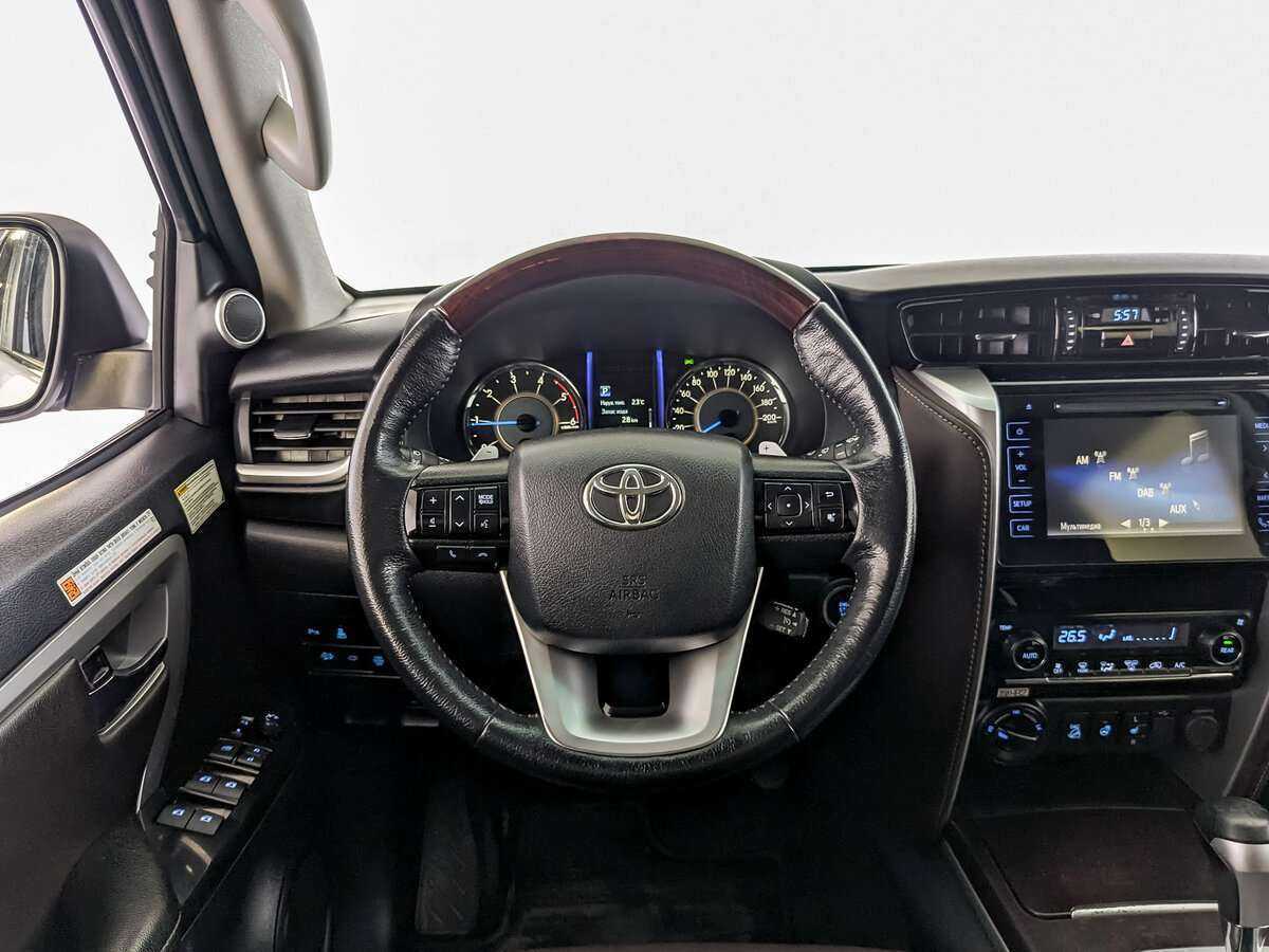 Toyota Fortuner с пробегом — 2019 год. Фото: #17