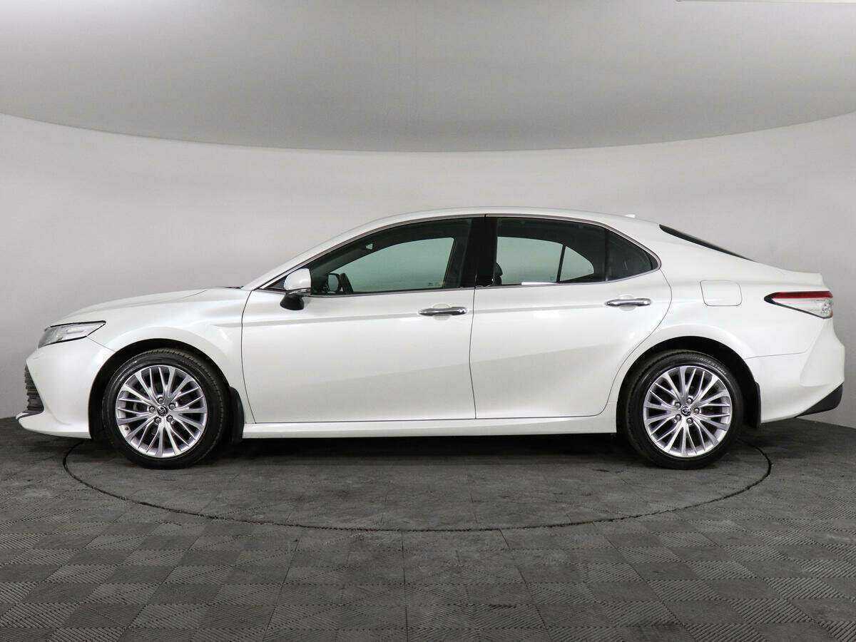 Toyota Camry с пробегом — 2021 год. Фото: #6