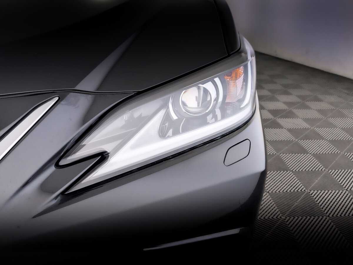 Lexus ES с пробегом — 2020 год. Фото: #16