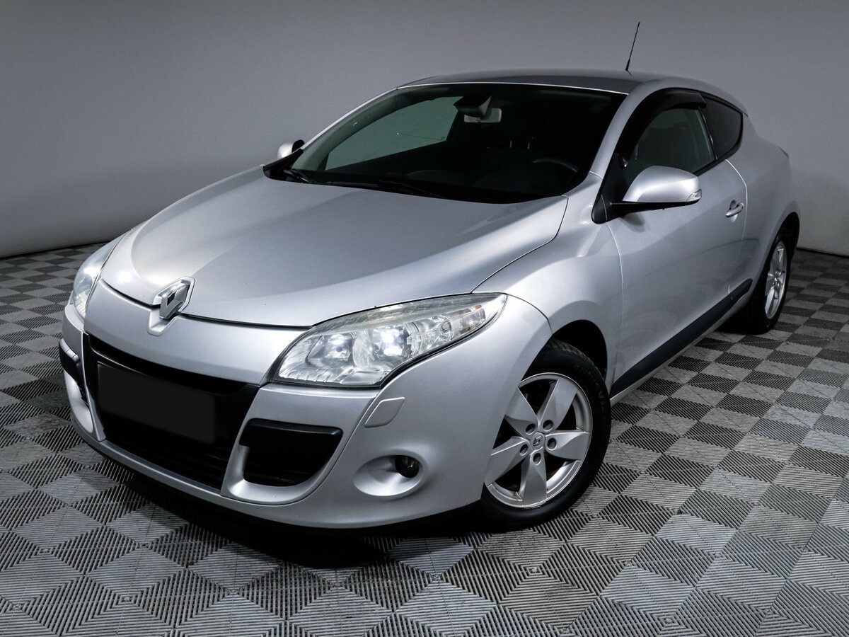 Renault Megane с пробегом — 2011 год. Фото: #13