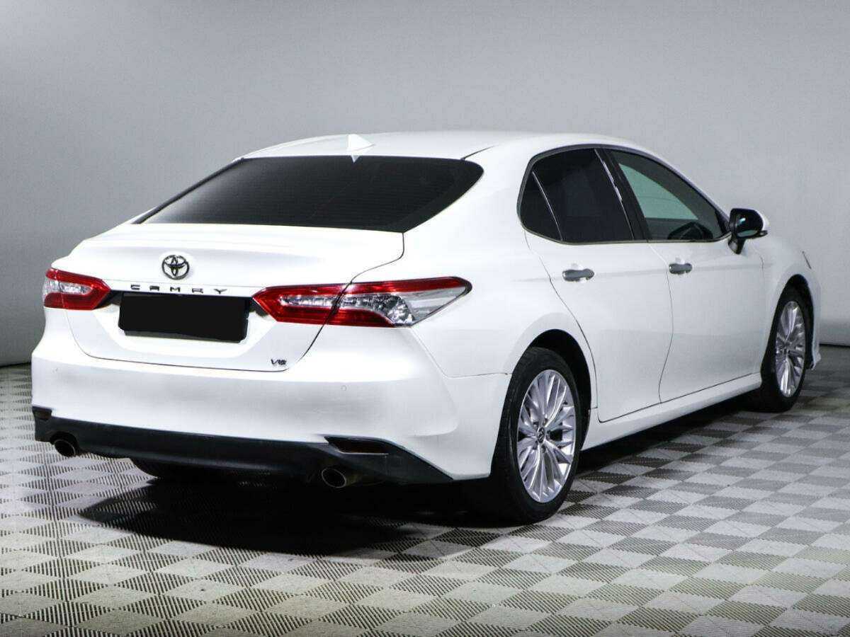 Toyota Camry с пробегом — 2019 год. Фото: #3