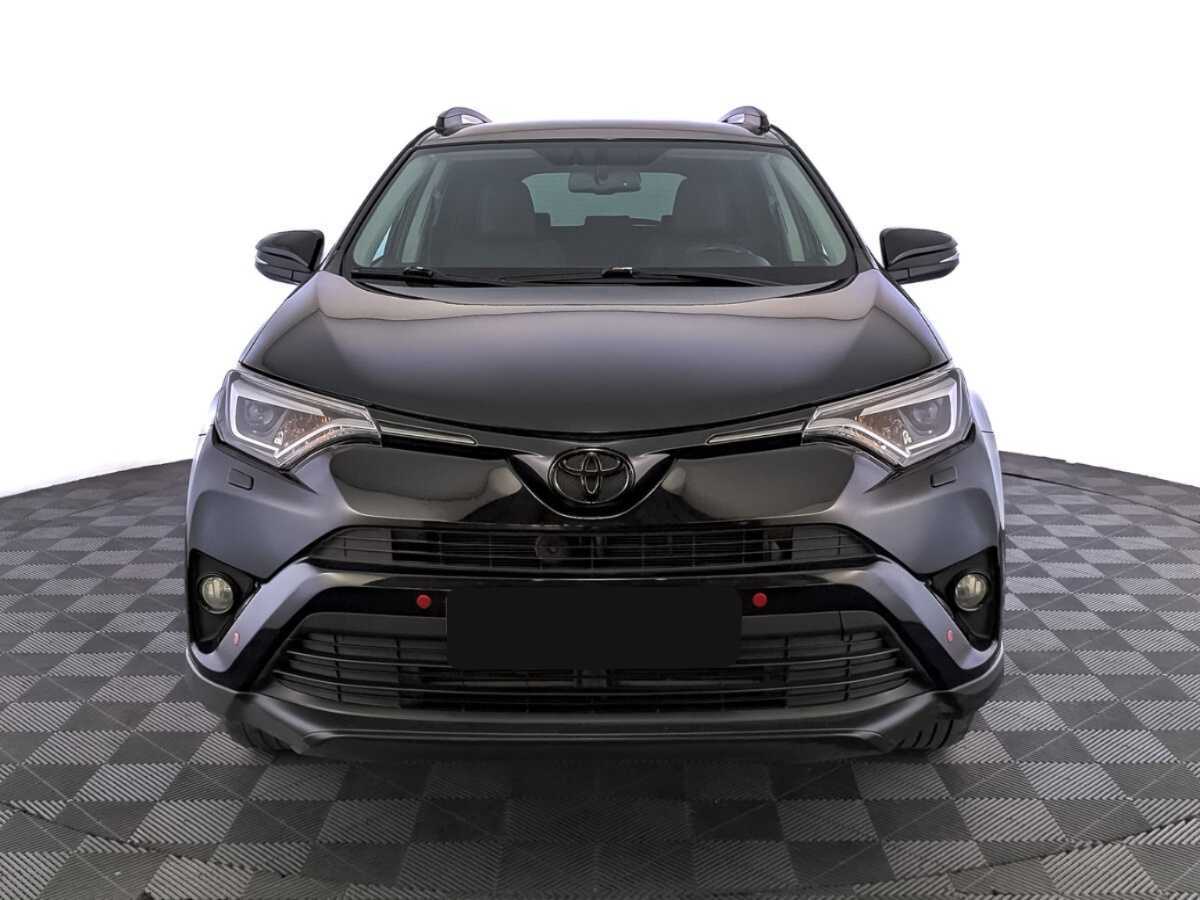 Toyota RAV4 с пробегом — 2017 год. Фото: #1
