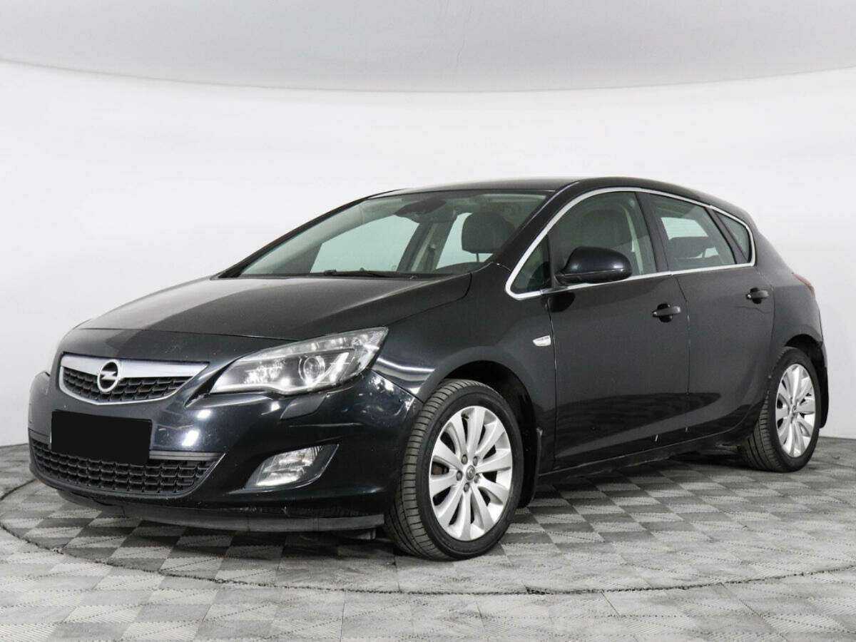 Opel Astra с пробегом — 2011 год. Фото: #0