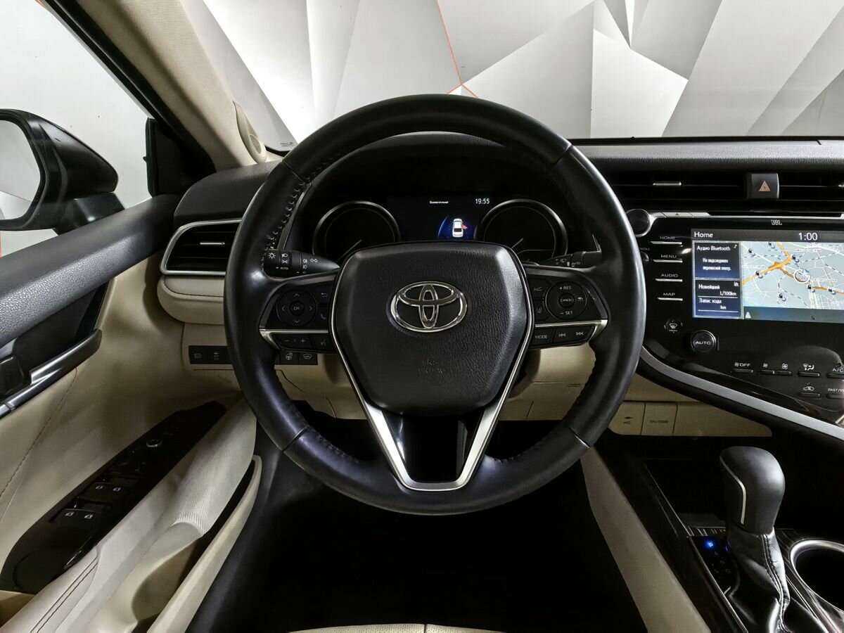Toyota Camry с пробегом — 2020 год. Фото: #14