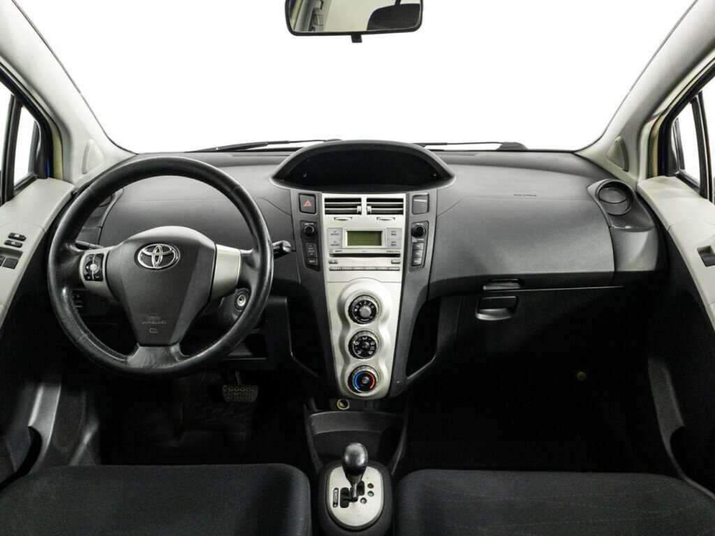 Toyota Yaris с пробегом — 2006 год. Фото: #12