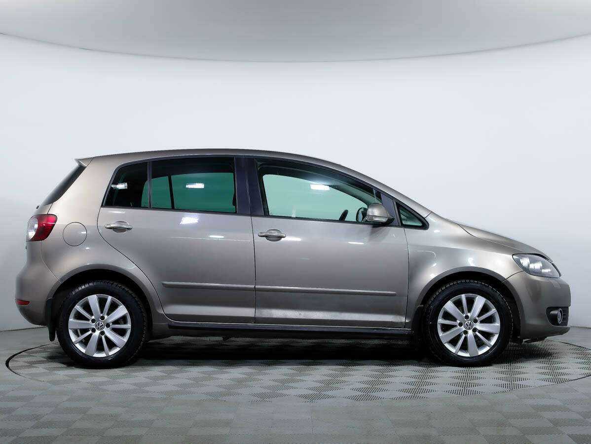 Volkswagen Golf Plus с пробегом — 2011 год. Фото: #2