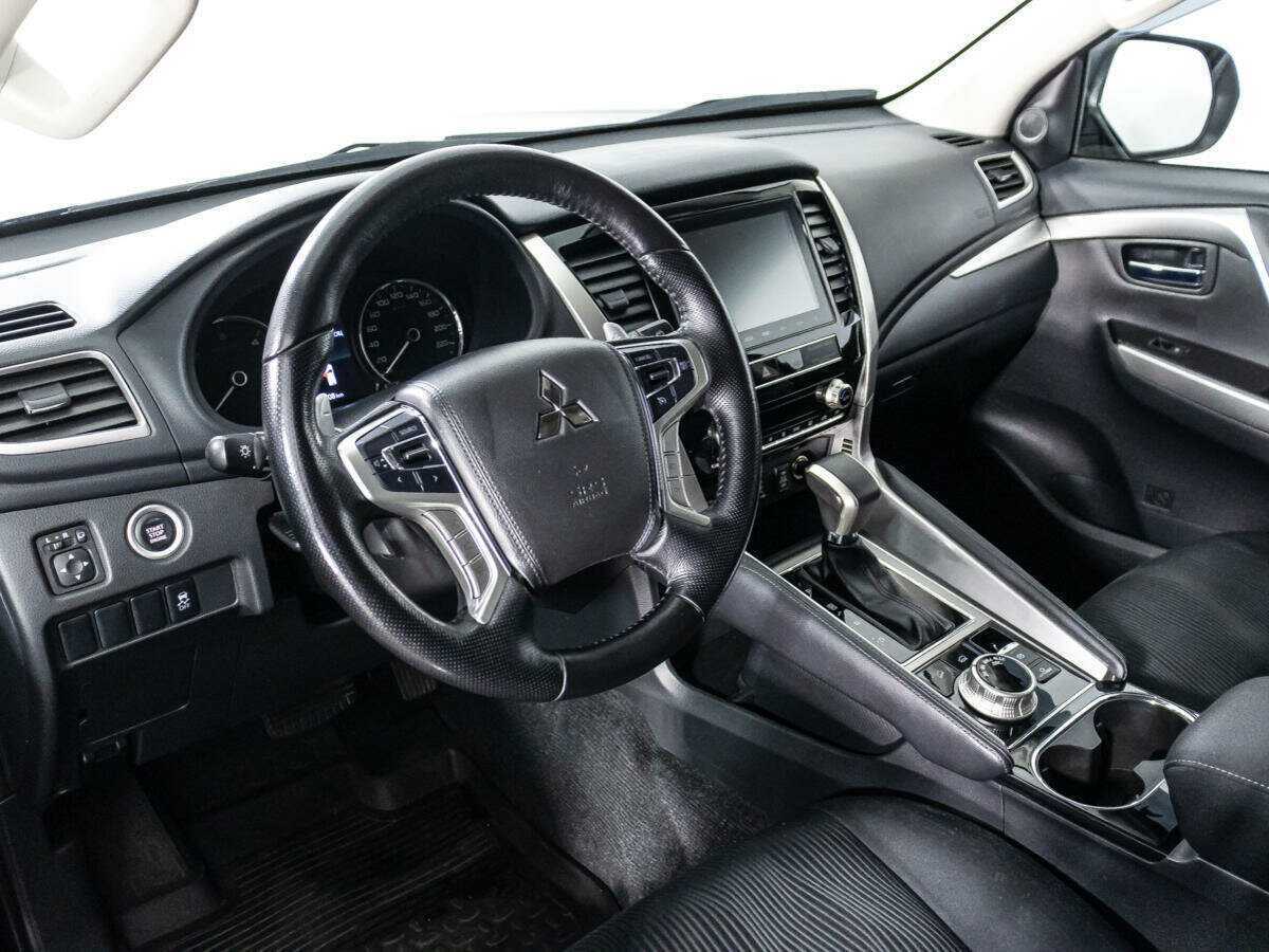 Mitsubishi Pajero Sport с пробегом — 2022 год. Фото: #10