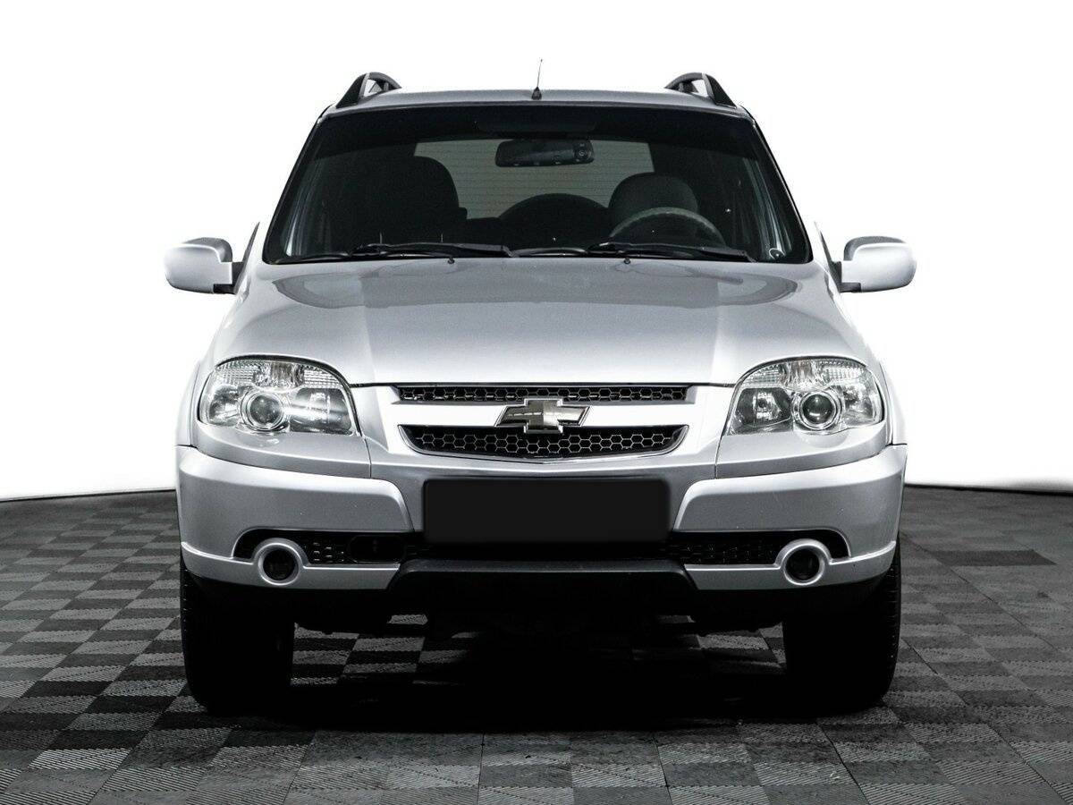 Chevrolet Niva с пробегом — 2010 год. Фото: #1