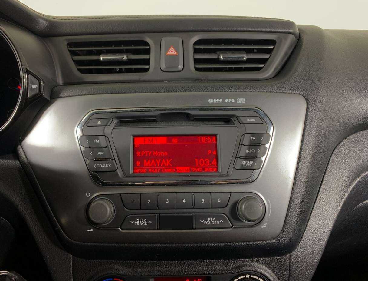 Kia Rio с пробегом — 2012 год. Фото: #15