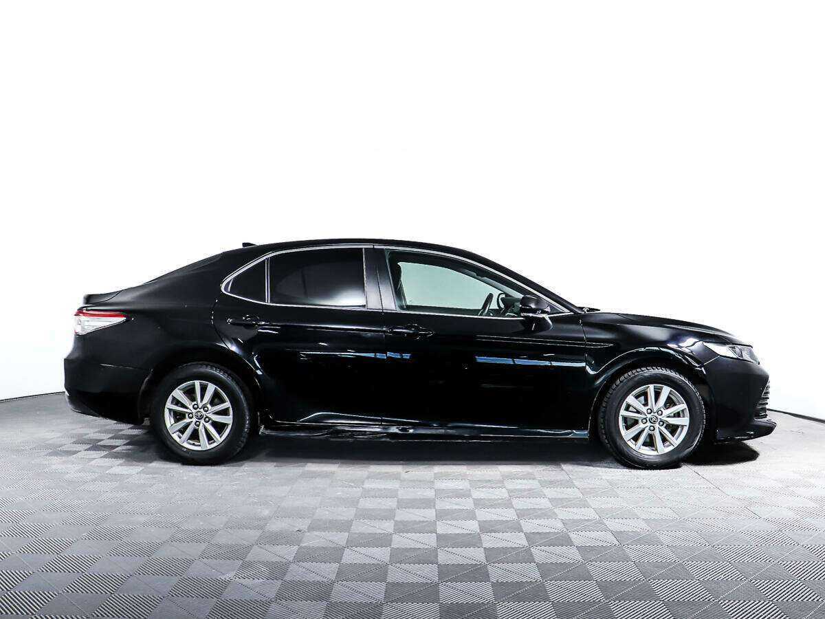 Toyota Camry с пробегом — 2020 год. Фото: #3