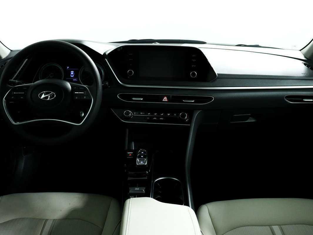 Hyundai Sonata с пробегом — 2022 год. Фото: #10
