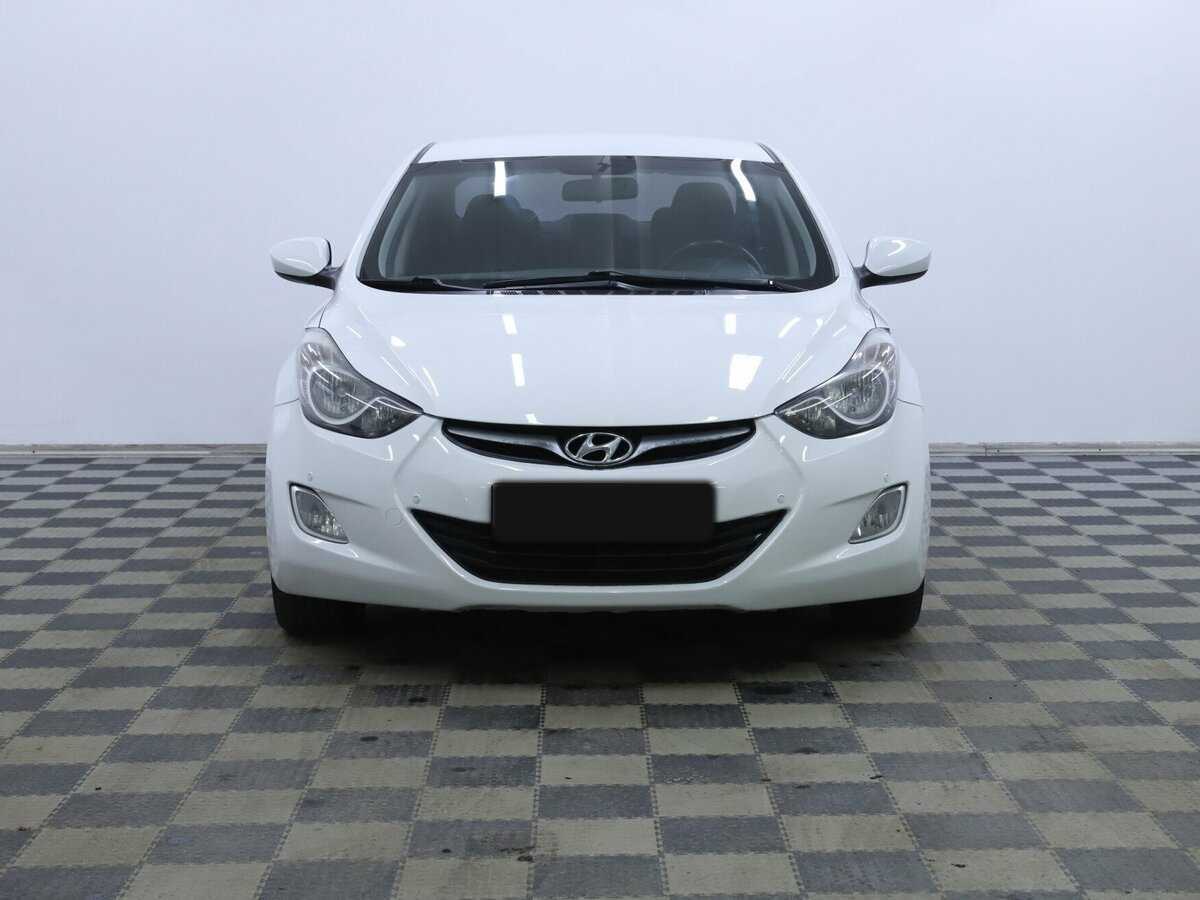 Hyundai Elantra с пробегом — 2011 год. Фото: #3