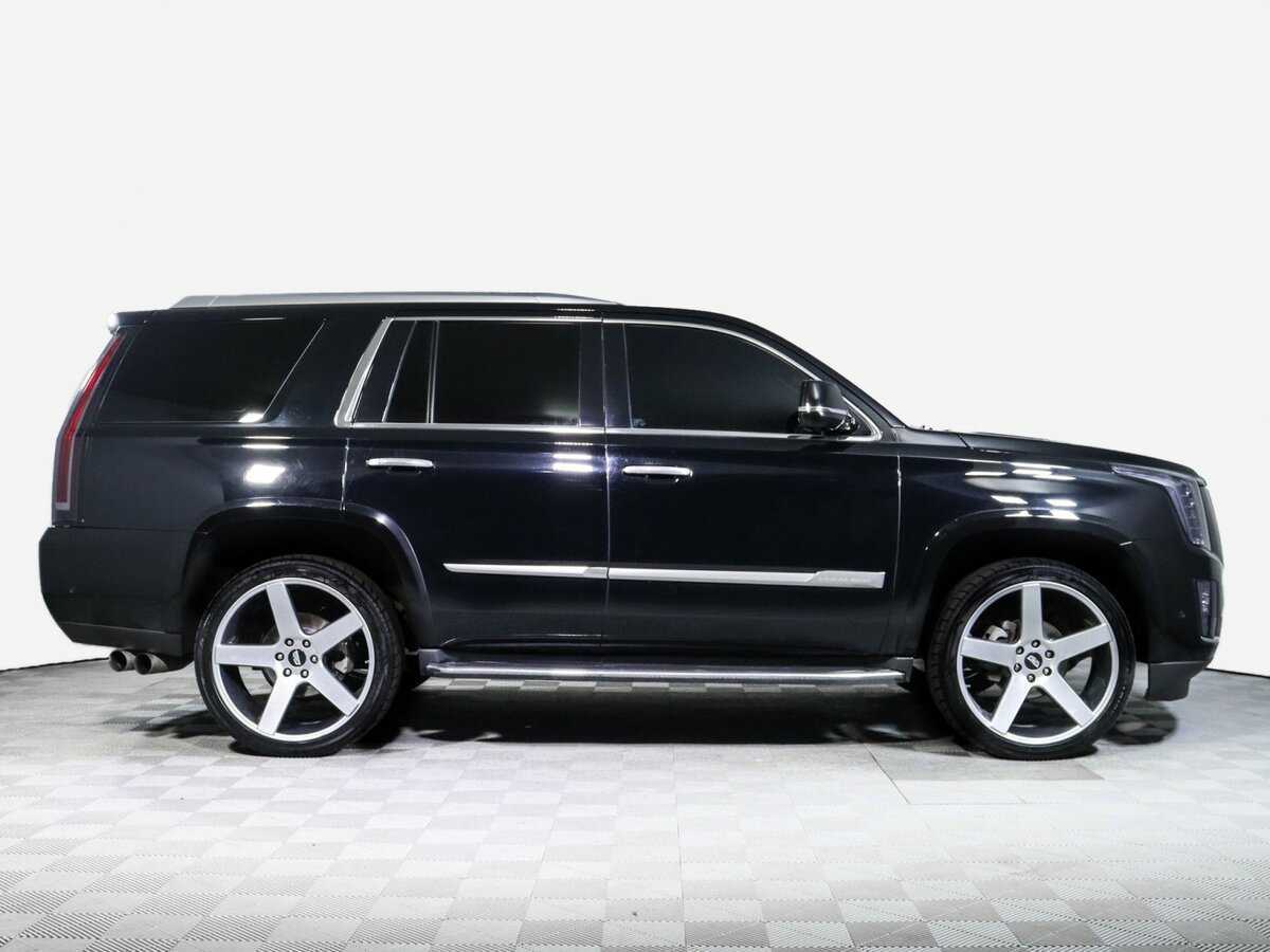 Cadillac Escalade с пробегом — 2018 год. Фото: #3