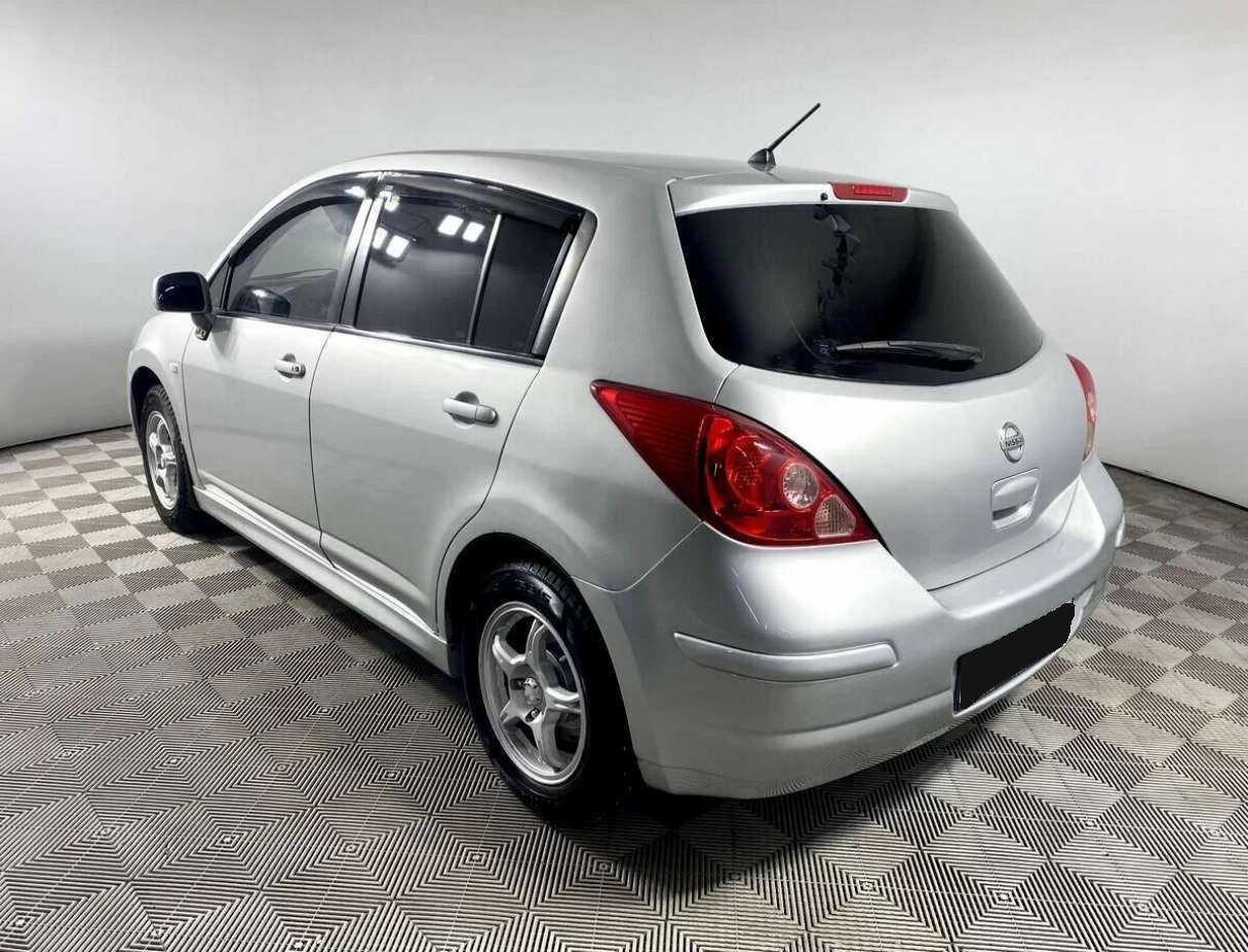 Nissan Tiida с пробегом — 2011 год. Фото: #7