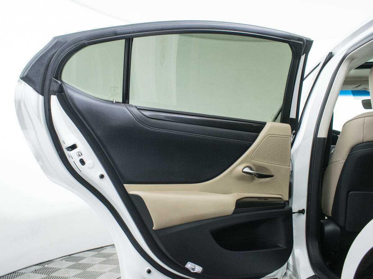Lexus ES с пробегом — 2019 год. Фото: #15