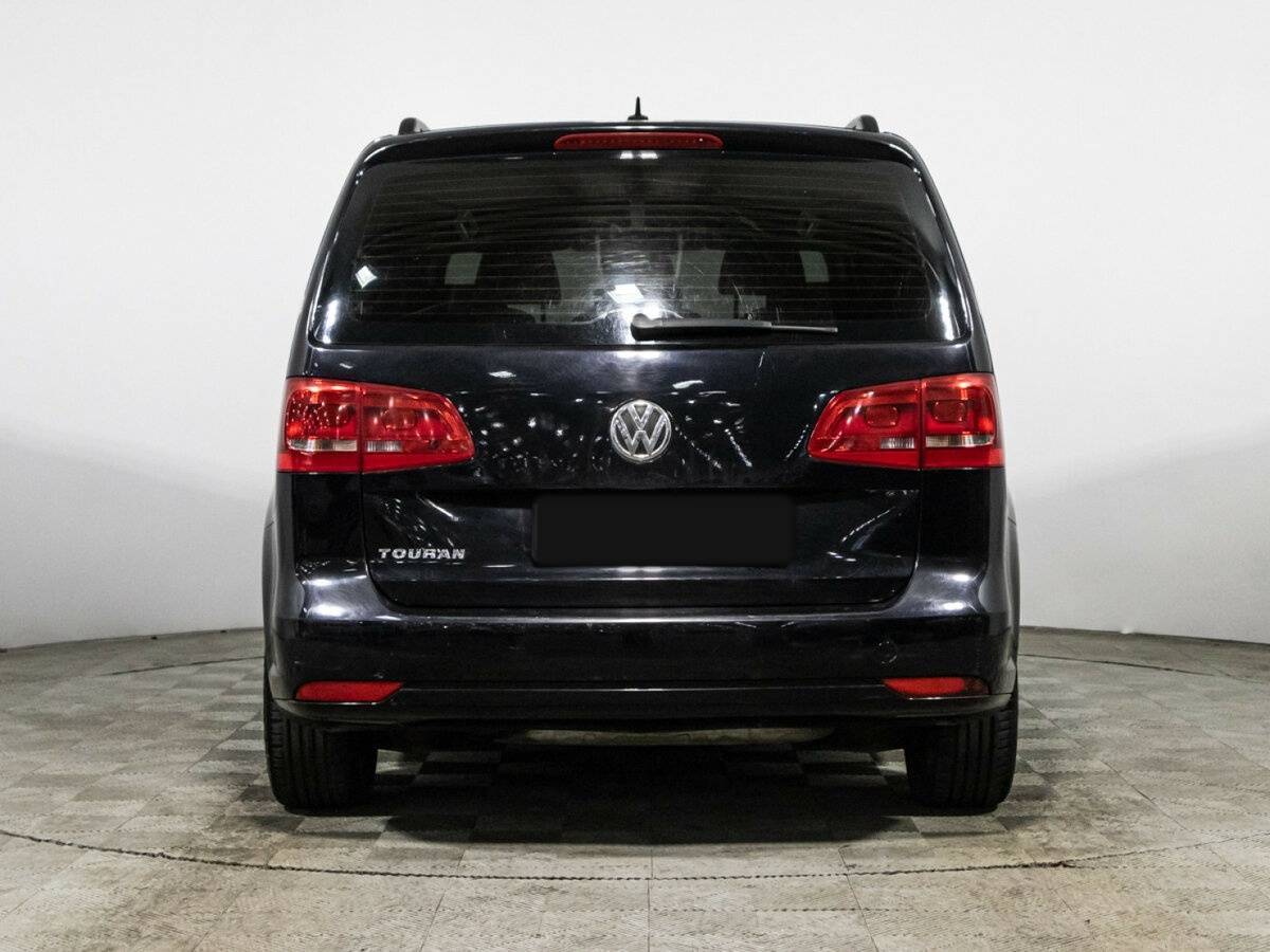 Volkswagen Touran с пробегом — 2012 год. Фото: #5