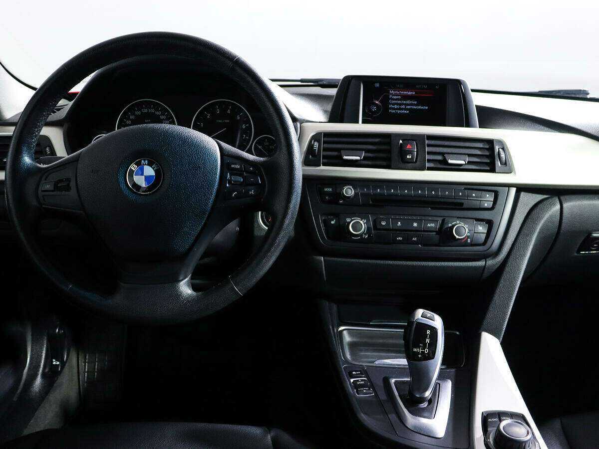 BMW 3 серии с пробегом — 2014 год. Фото: #10
