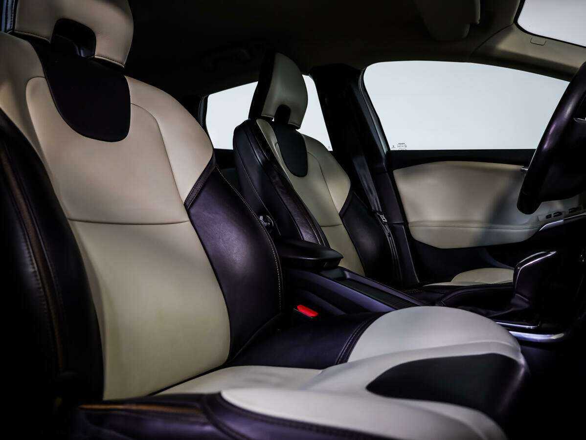Volvo V40 Cross Country с пробегом — 2018 год. Фото: #8