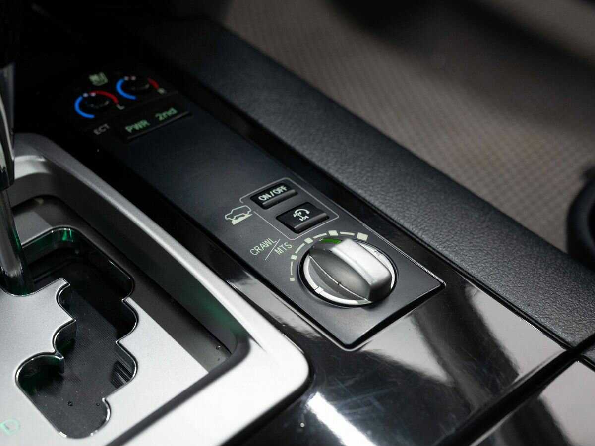 Toyota Land Cruiser с пробегом — 2013 год. Фото: #30