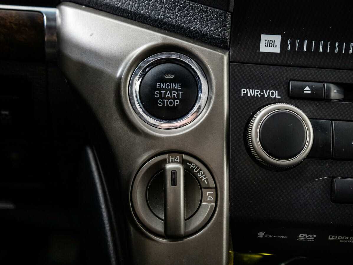 Toyota Land Cruiser с пробегом — 2011 год. Фото: #13