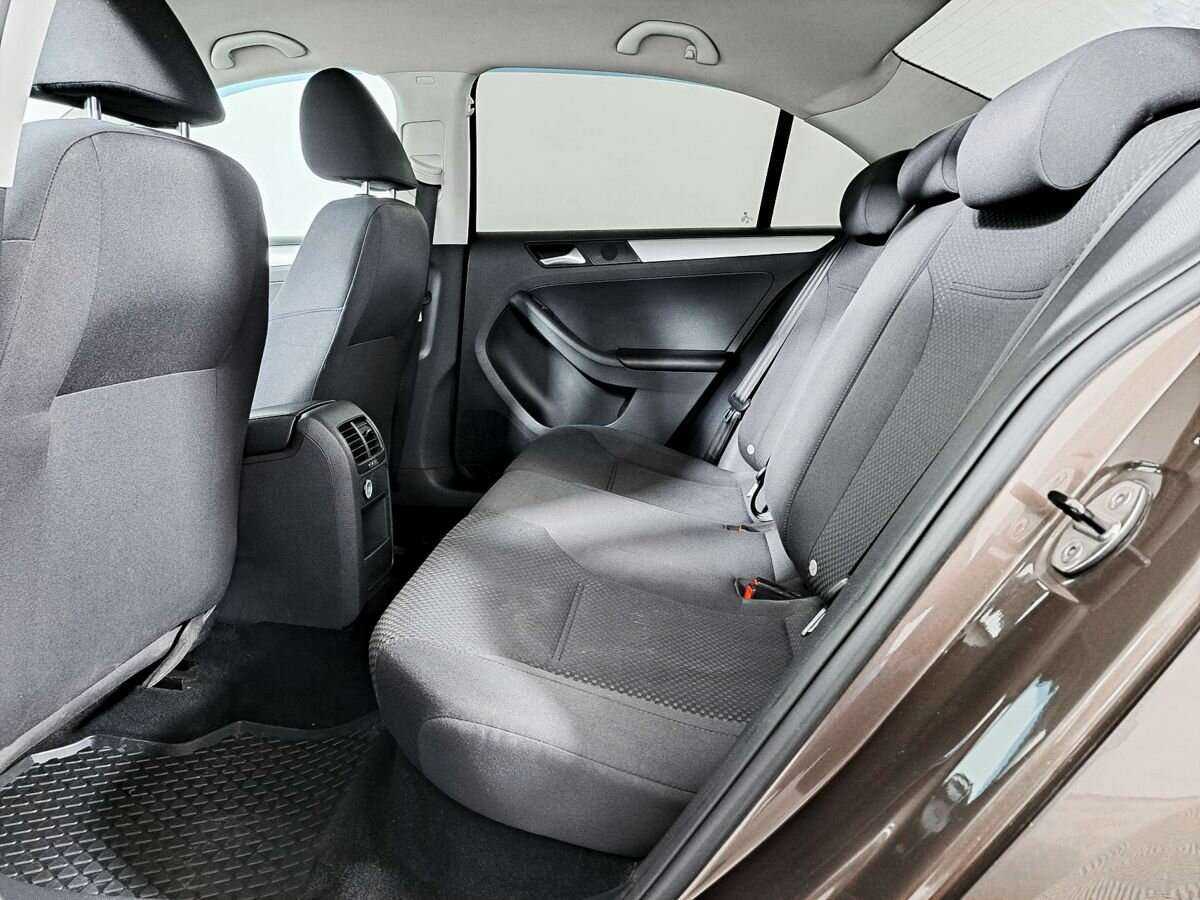 Volkswagen Jetta с пробегом — 2013 год. Фото: #9
