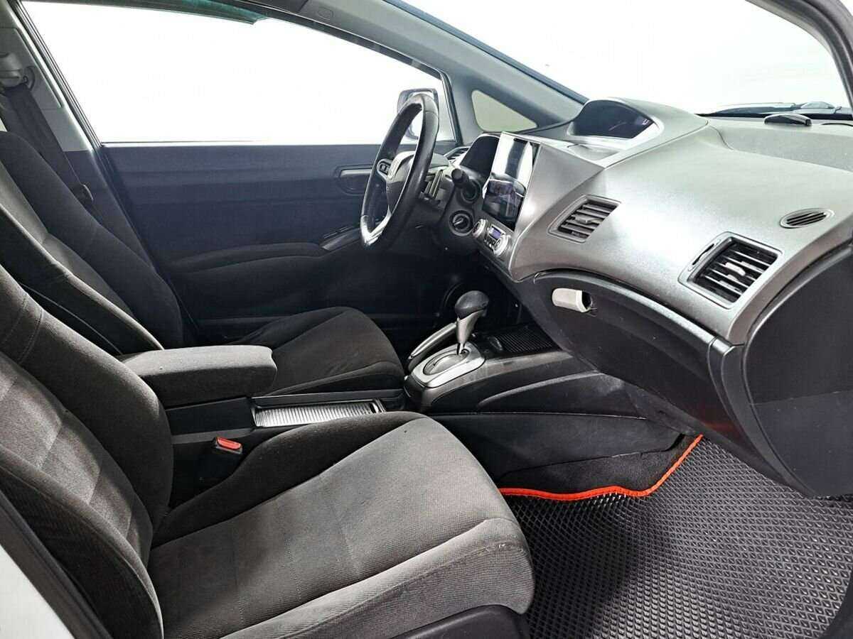 Honda Civic с пробегом — 2007 год. Фото: #10