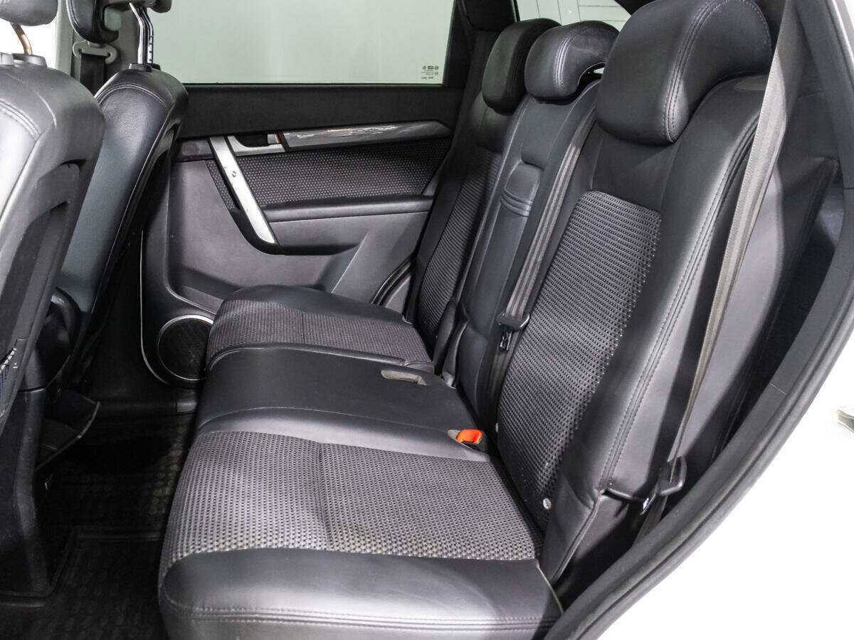 Chevrolet Captiva с пробегом — 2010 год. Фото: #9