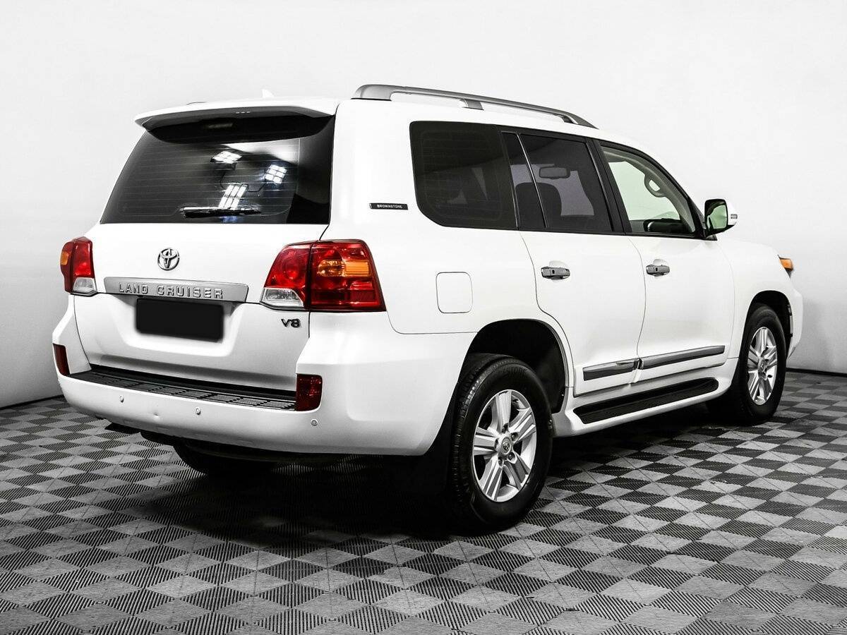 Toyota Land Cruiser с пробегом — 2014 год. Фото: #4