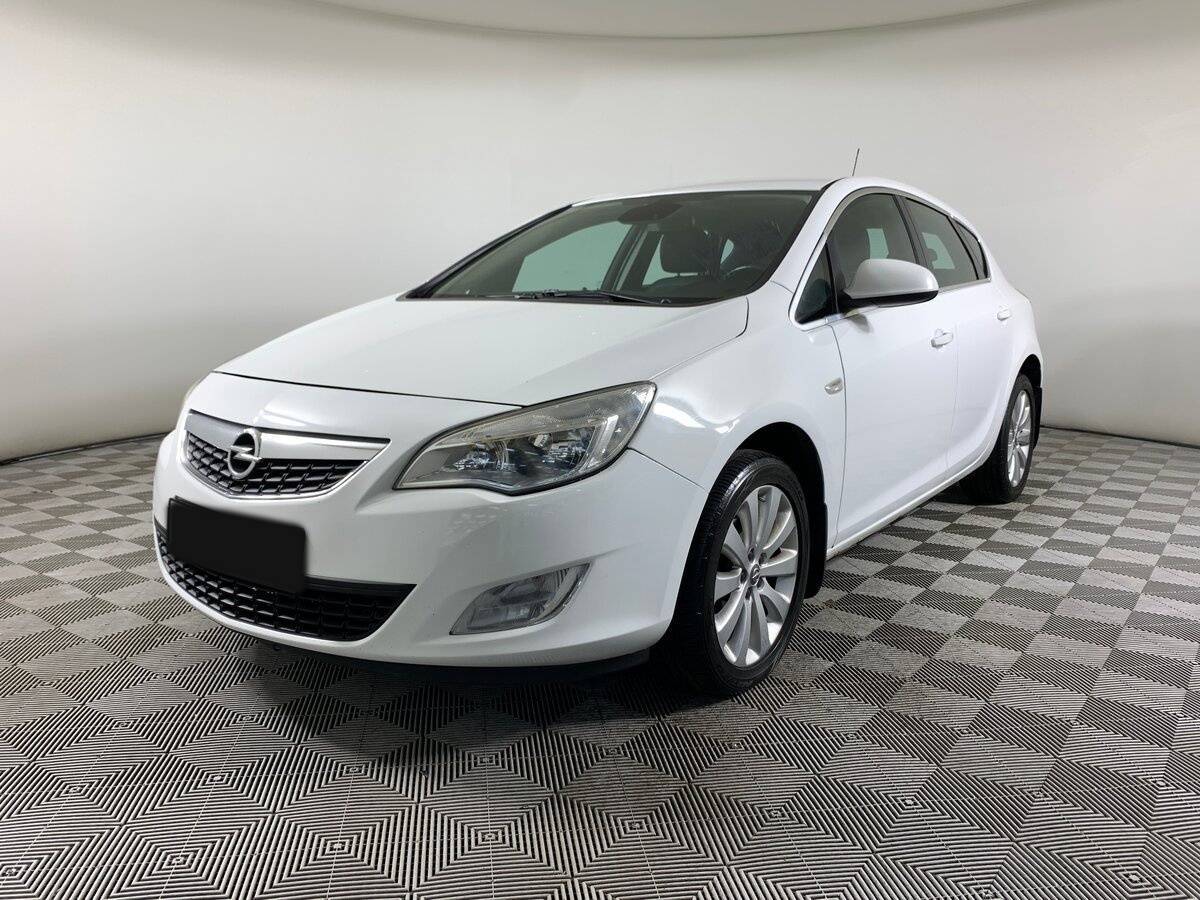 Opel Astra с пробегом — 2011 год. Фото: #0
