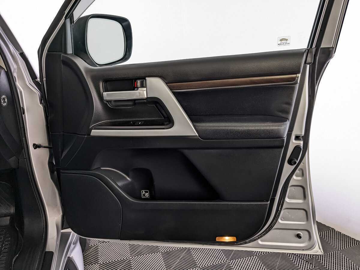 Toyota Land Cruiser с пробегом — 2018 год. Фото: #20