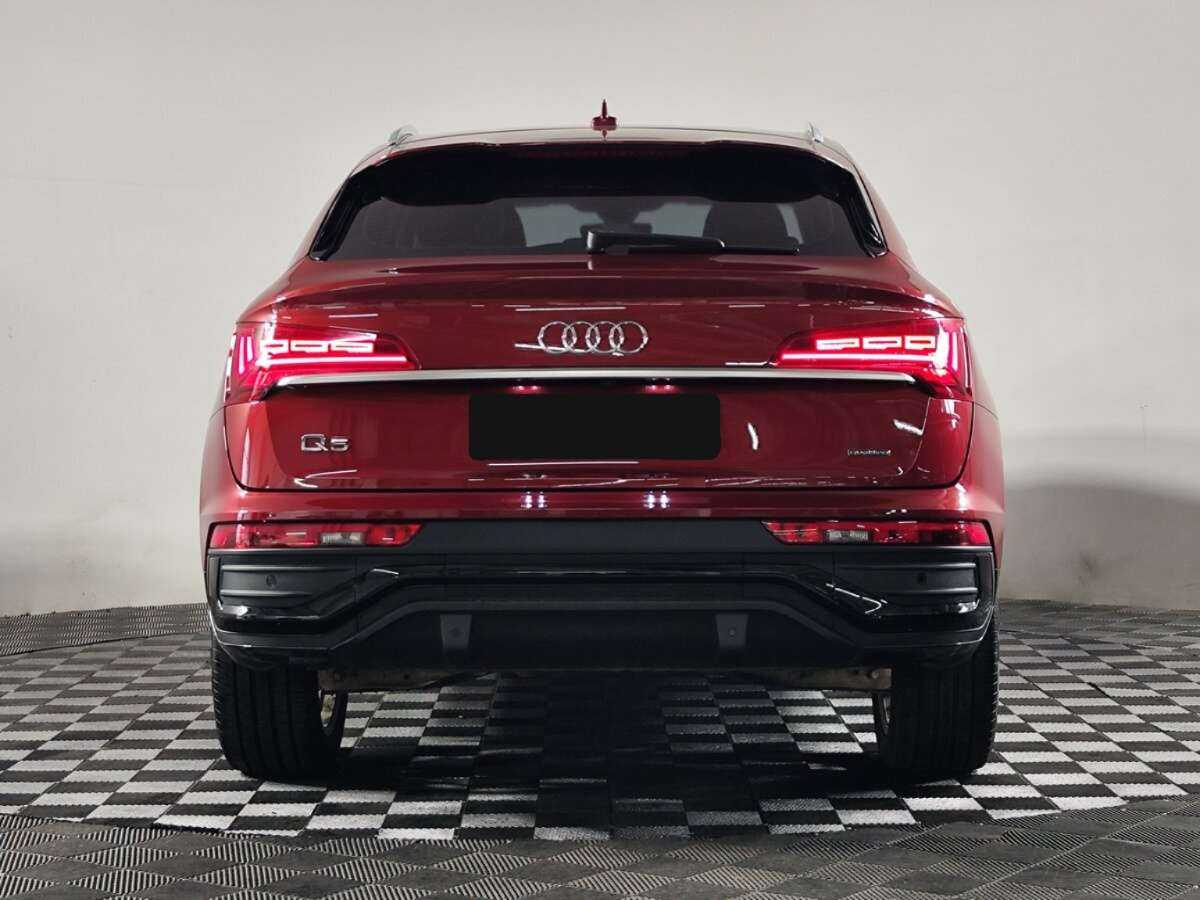 Audi Q5 Sportback с пробегом — 2021 год. Фото: #2