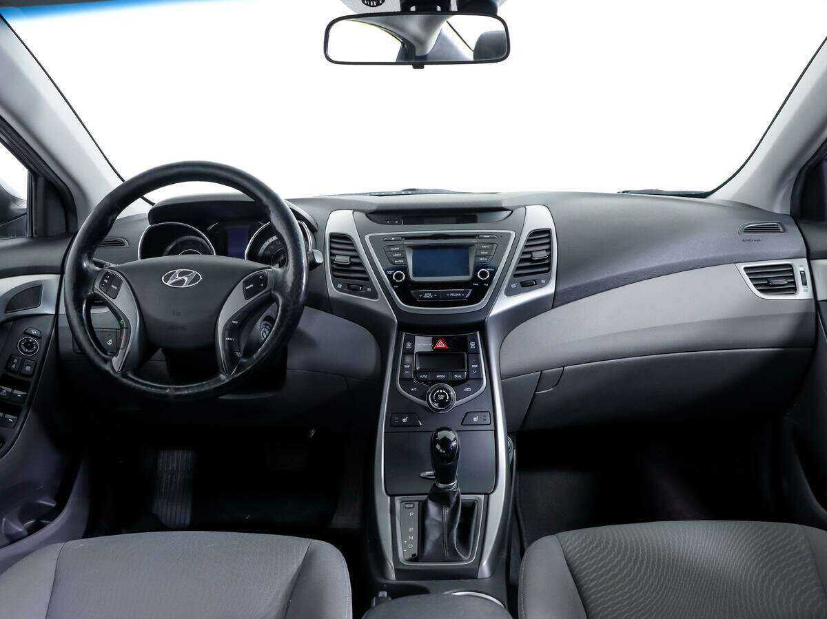 Hyundai Elantra с пробегом — 2014 год. Фото: #9