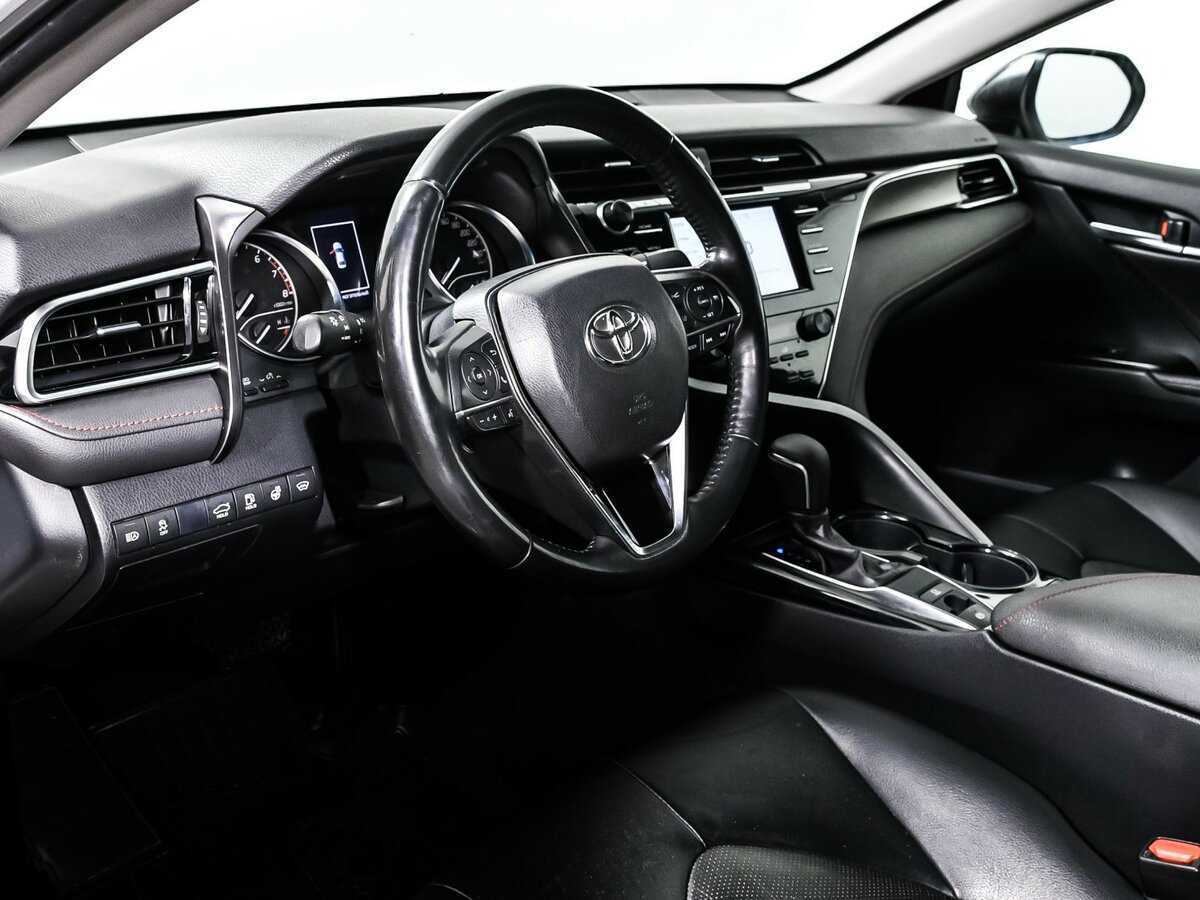 Toyota Camry с пробегом — 2020 год. Фото: #11
