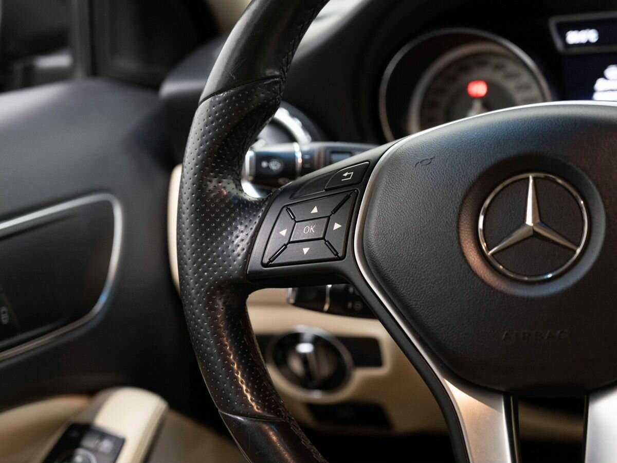 Mercedes-Benz GLA с пробегом — 2015 год. Фото: #12