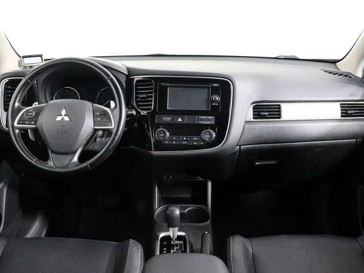 Mitsubishi Outlander с пробегом — 2013 год. Фото: #9