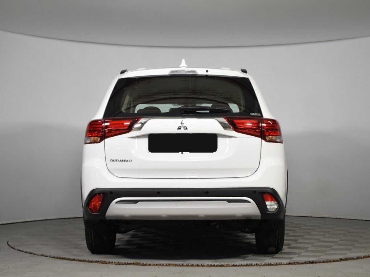 Mitsubishi Outlander с пробегом — 2022 год. Фото: #4