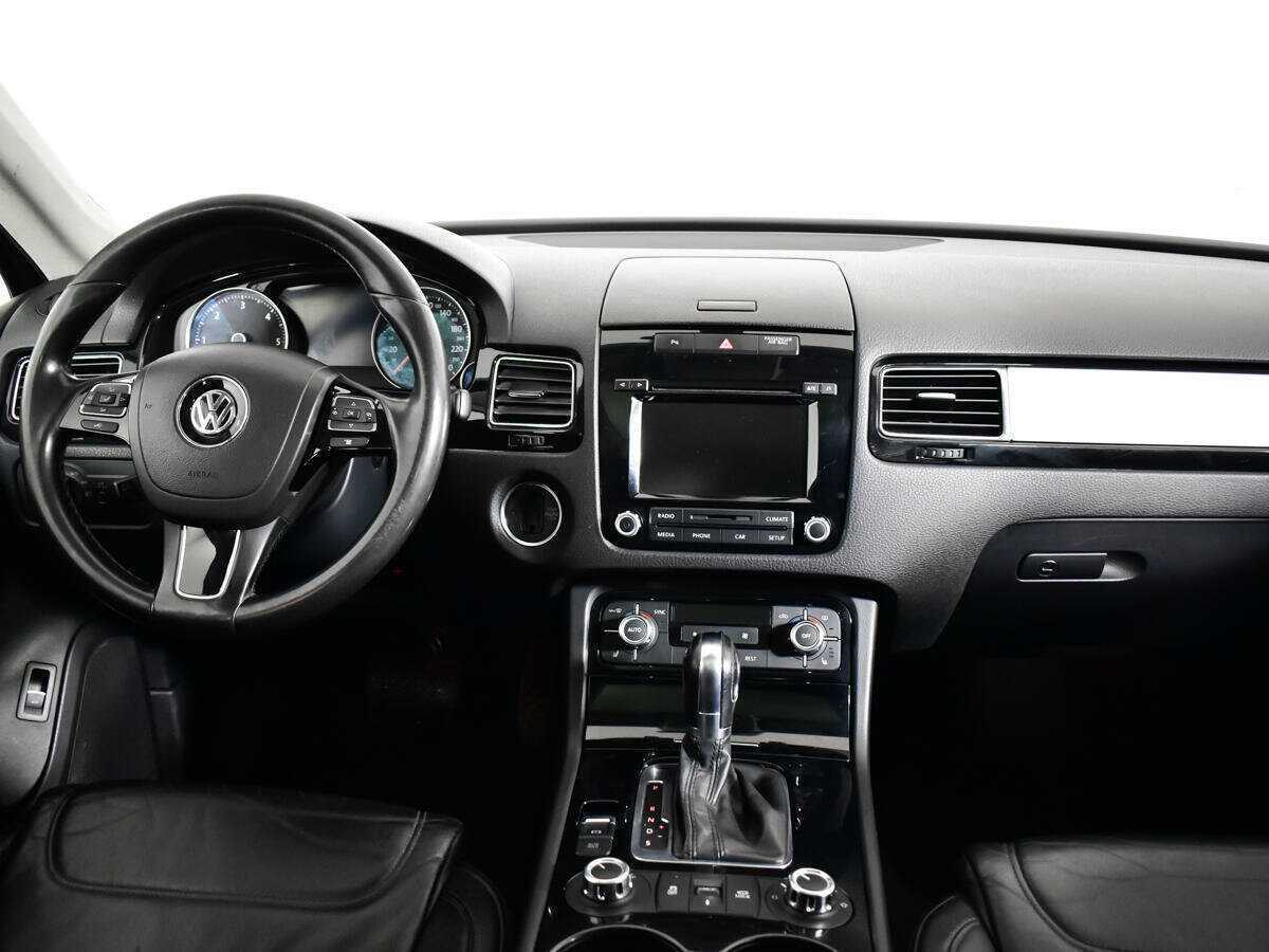Volkswagen Touareg с пробегом — 2011 год. Фото: #11