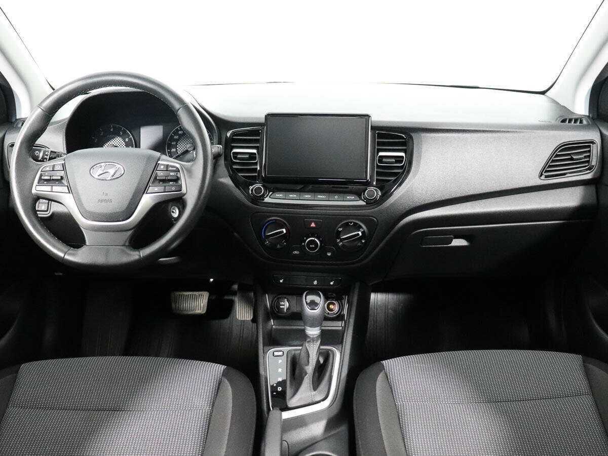 Hyundai Solaris с пробегом — 2021 год. Фото: #12